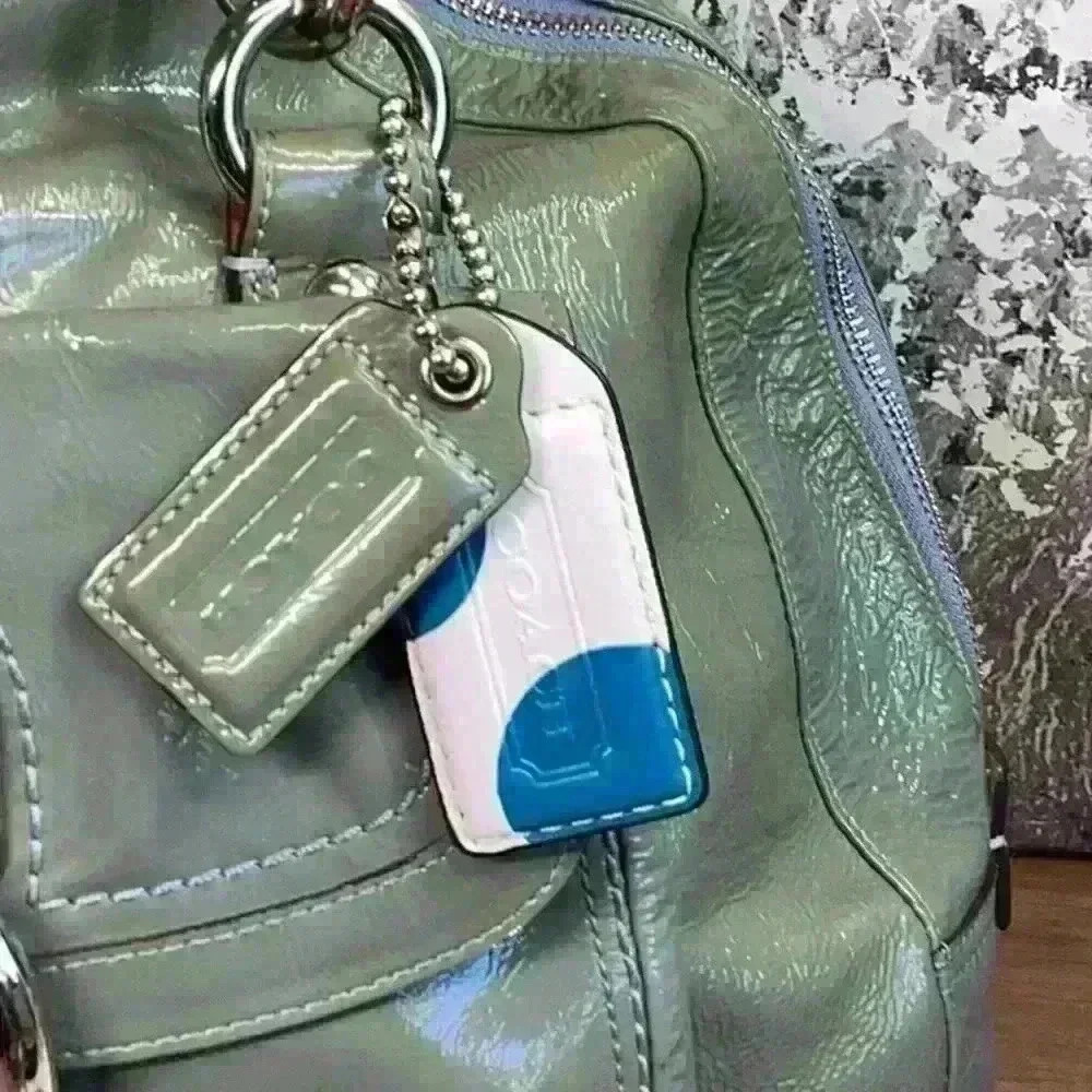 Coach Glossy Green Shoulder Bag with Blue Accents - Picture 6 of 16